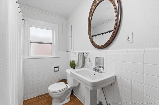 1705 S Johnstone Avenue, Bartlesville, OK 74003
