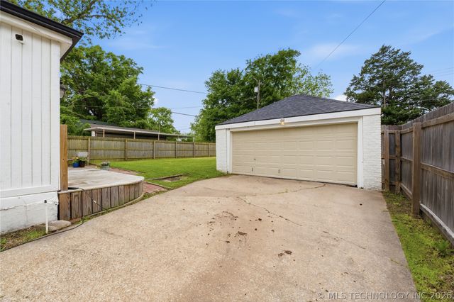 1705 S Johnstone Avenue, Bartlesville, OK 74003