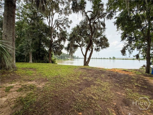 477 Lake Drive, Midway, GA 31320