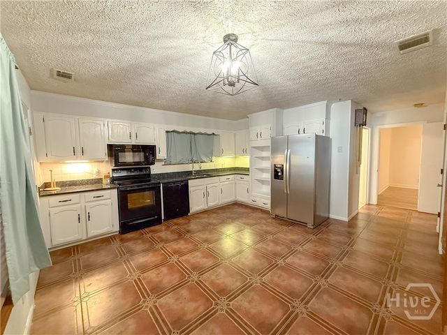 477 Lake Drive, Midway, GA 31320
