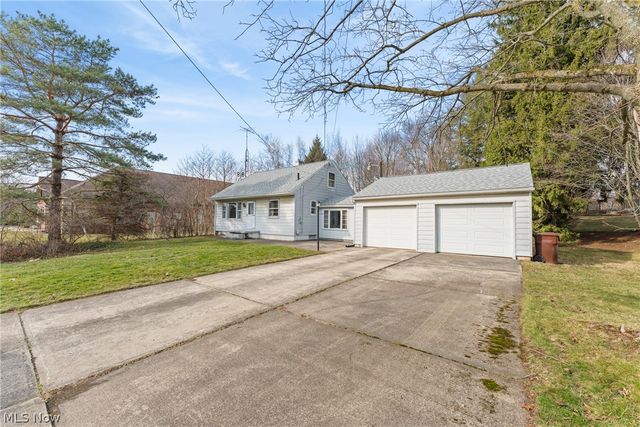 3411 Sweitzer Street NW, Uniontown, OH 44685