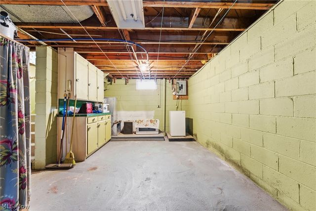 3411 Sweitzer Street NW, Uniontown, OH 44685