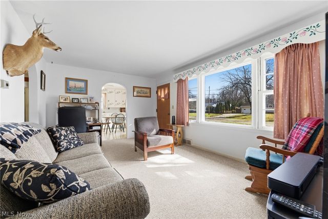 3411 Sweitzer Street NW, Uniontown, OH 44685