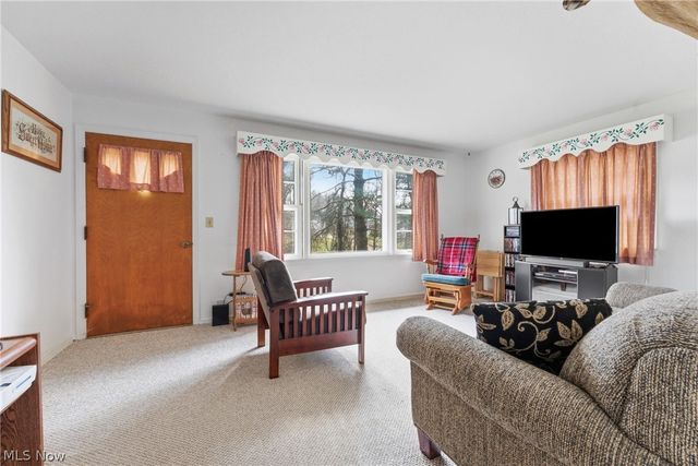 3411 Sweitzer Street NW, Uniontown, OH 44685