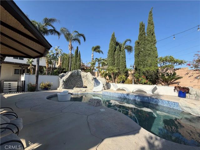 14933 Genoa, Fontana, CA 92336