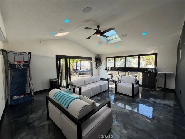 14933 Genoa, Fontana, CA 92336