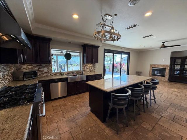 14933 Genoa, Fontana, CA 92336