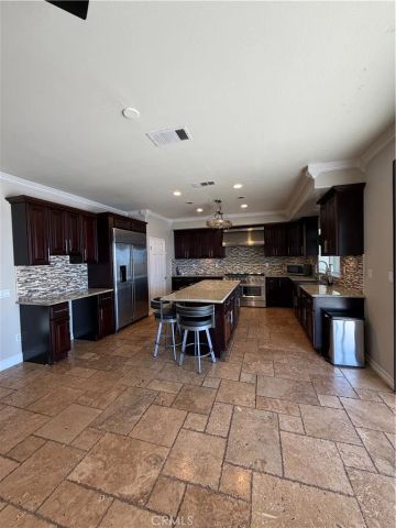14933 Genoa, Fontana, CA 92336