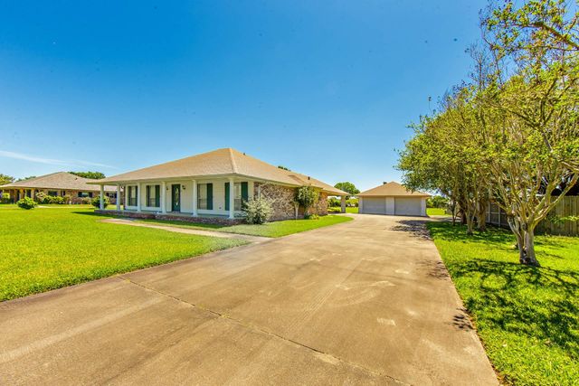 119 Norwich Dr, Houma, LA 70360