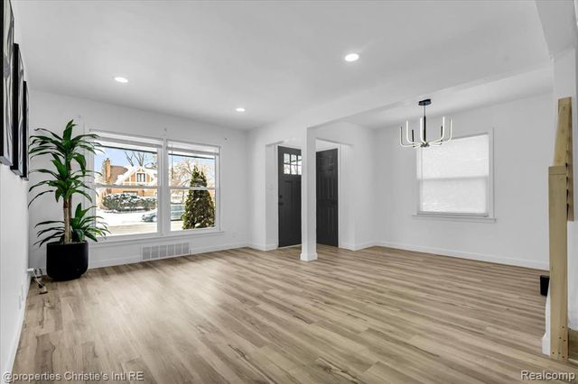 19445 Hubbell Street, Detroit, MI 48235