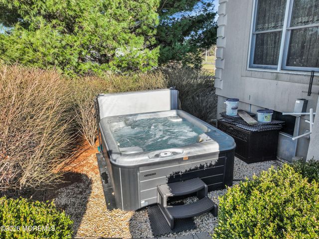 60 Yellow Meetinghouse Road, Cream Ridge, NJ 08514