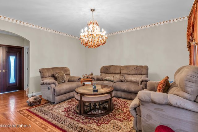 60 Yellow Meetinghouse Road, Cream Ridge, NJ 08514