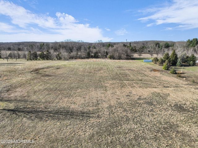 60 Yellow Meetinghouse Road, Cream Ridge, NJ 08514