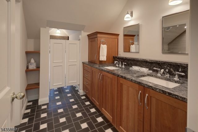 19 Cliffside Way, Boonton Twp., NJ 07005