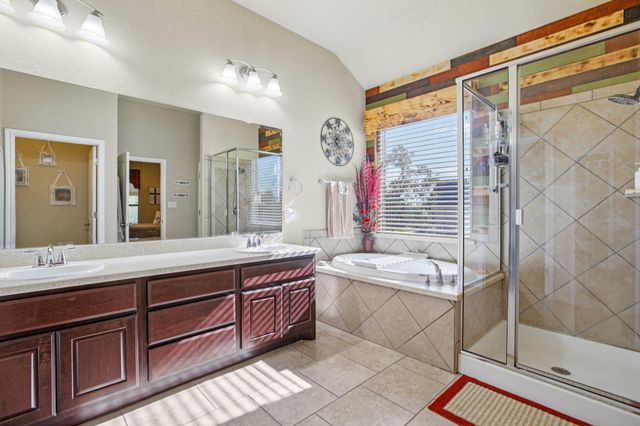 142 Abamillo DR, Bastrop, TX 78602