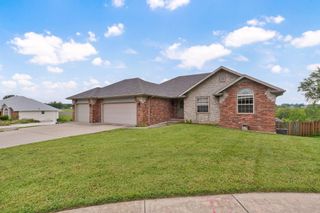 3582 N Thistlewood Court, Springfield, MO 65803