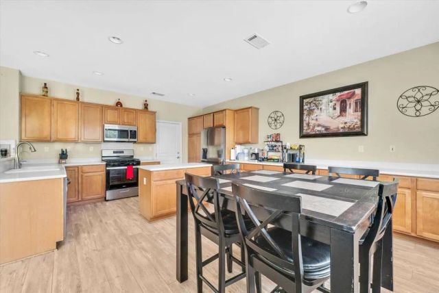 34233 Toyon Court, Lake Elsinore, CA 92532