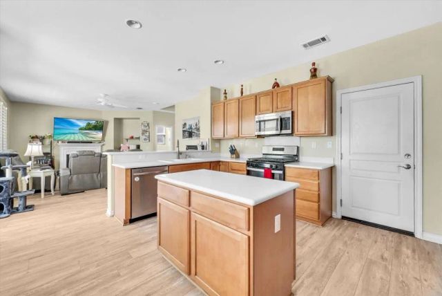 34233 Toyon Court, Lake Elsinore, CA 92532