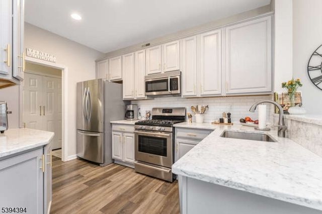 58 Westgate Dr, Clinton Twp., NJ 08801