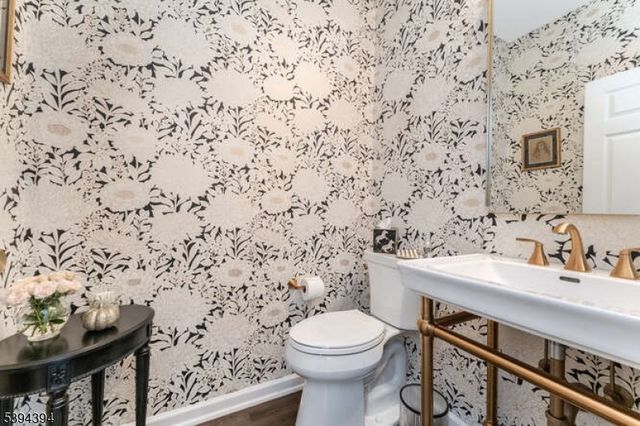 58 Westgate Dr, Clinton Twp., NJ 08801