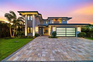1261 13th AVE N, Naples, FL 34102