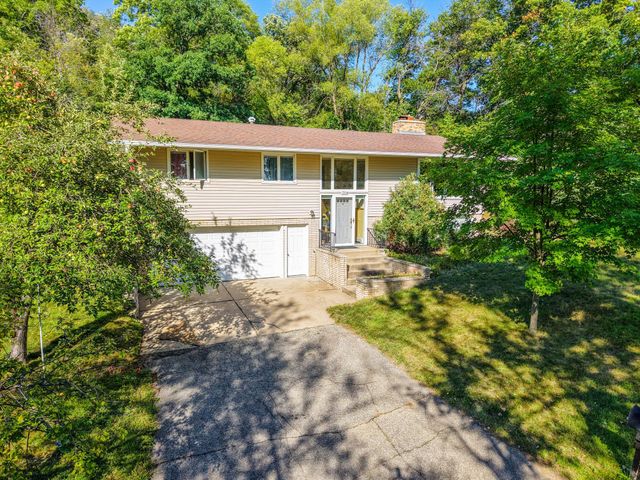 359 Riverview Heights Drive NE, Rochester, MN 55906