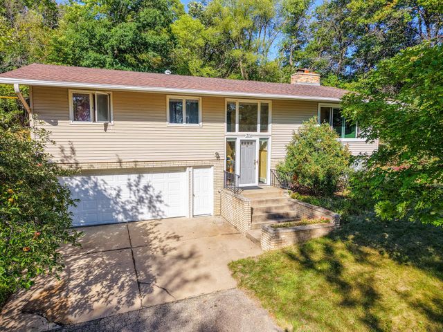 359 Riverview Heights Drive NE, Rochester, MN 55906