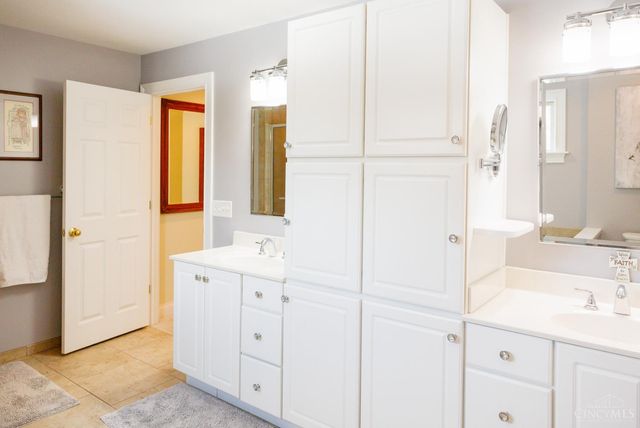 732 Wooster Pike, Terrace Park, OH 45174