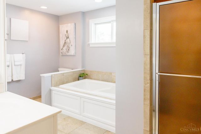 732 Wooster Pike, Terrace Park, OH 45174