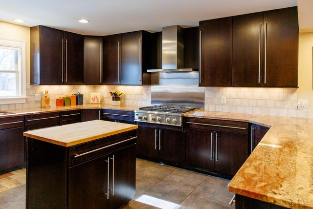 732 Wooster Pike, Terrace Park, OH 45174