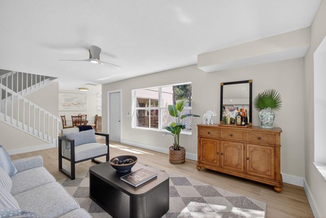 3103 Kingston Court, West Palm Beach, FL 33409