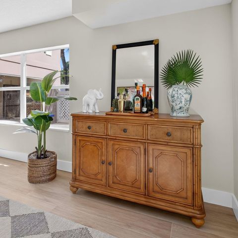 3103 Kingston Court, West Palm Beach, FL 33409