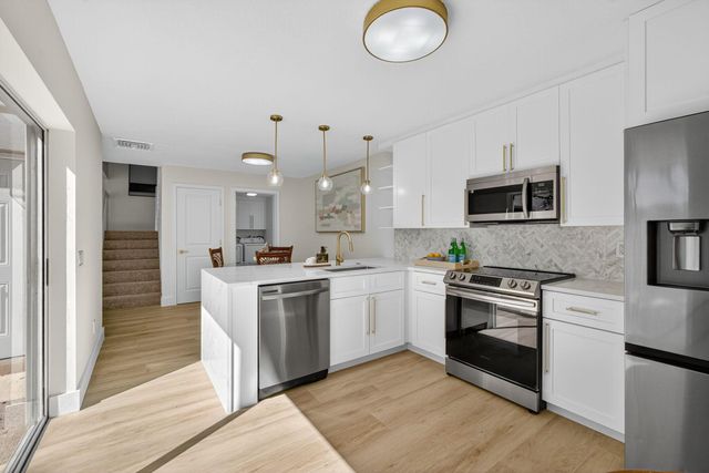 3103 Kingston Court, West Palm Beach, FL 33409