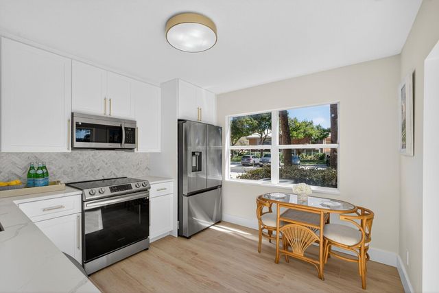 3103 Kingston Court, West Palm Beach, FL 33409