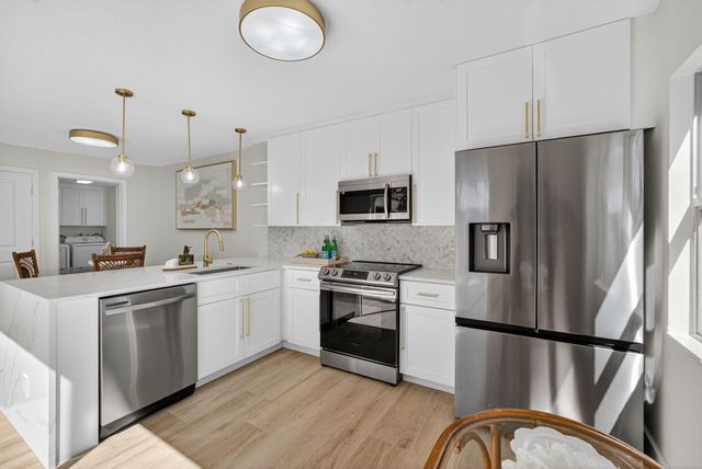 3103 Kingston Court, West Palm Beach, FL 33409