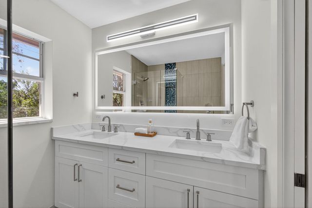 3103 Kingston Court, West Palm Beach, FL 33409