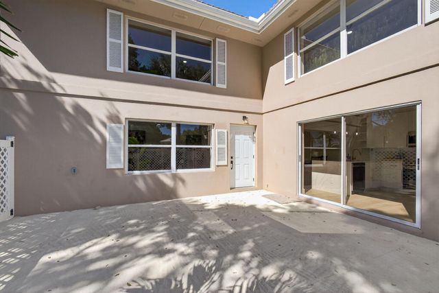 3103 Kingston Court, West Palm Beach, FL 33409