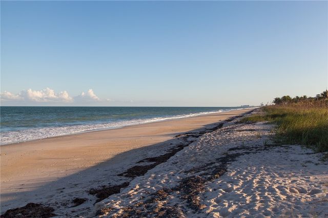 300 Harbour Drive 300-A, Vero Beach, FL 32963