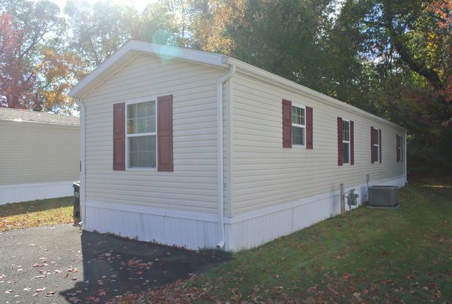 25 McQuillan Drive, Milford, CT 06460