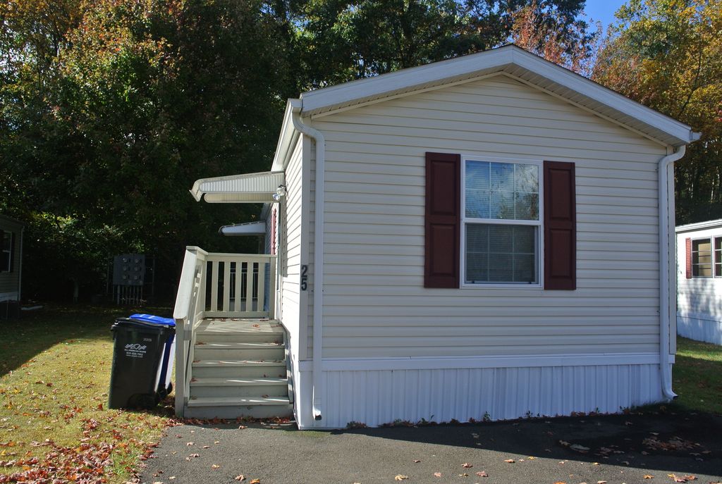 25 McQuillan Drive, Milford, CT 06460