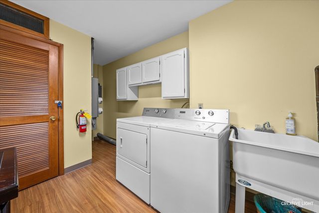 450 W Downer Place 4C, Aurora, IL 60506