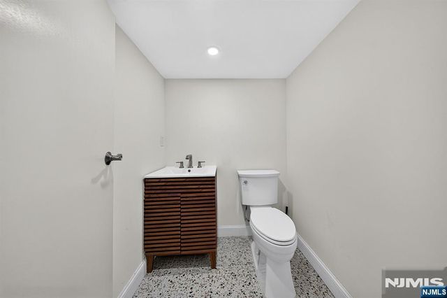 10 Sunnyside Road, West Orange, NJ 07052