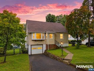 10 Sunnyside Road, West Orange, NJ 07052