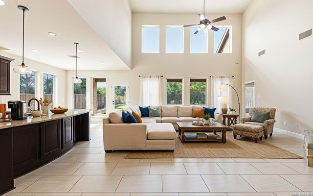 632 Sydney, New Braunfels, TX 78132