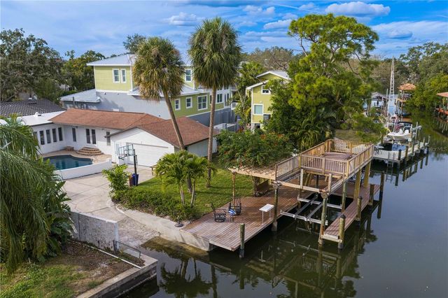 2610 S DUNDEE STREET, Tampa, FL 33629