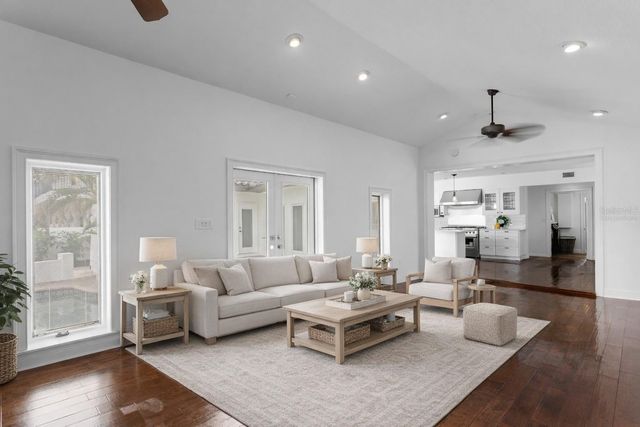 2610 S DUNDEE STREET, Tampa, FL 33629