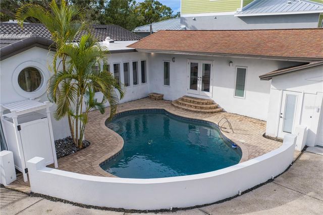 2610 S DUNDEE STREET, Tampa, FL 33629