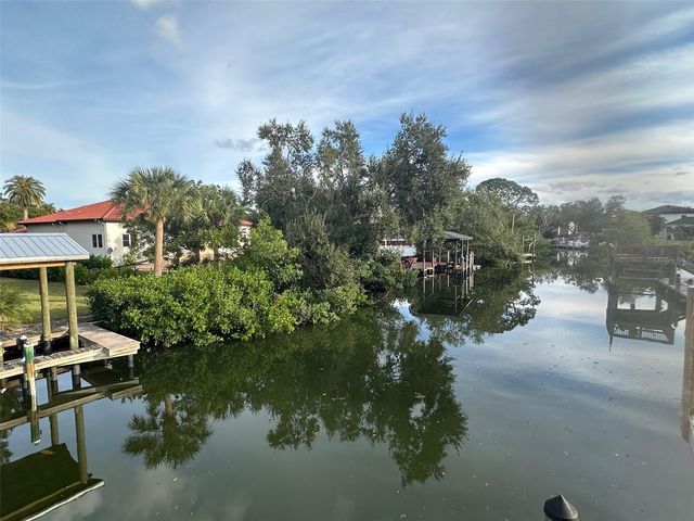 2610 S DUNDEE STREET, Tampa, FL 33629