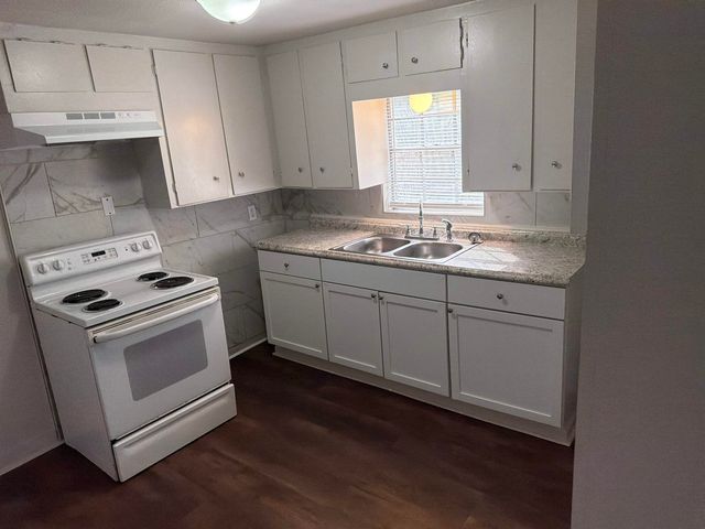 650 Hunter Rd, Carthage, TX 75633