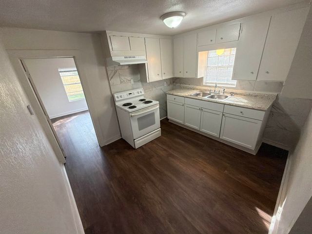 650 Hunter Rd, Carthage, TX 75633